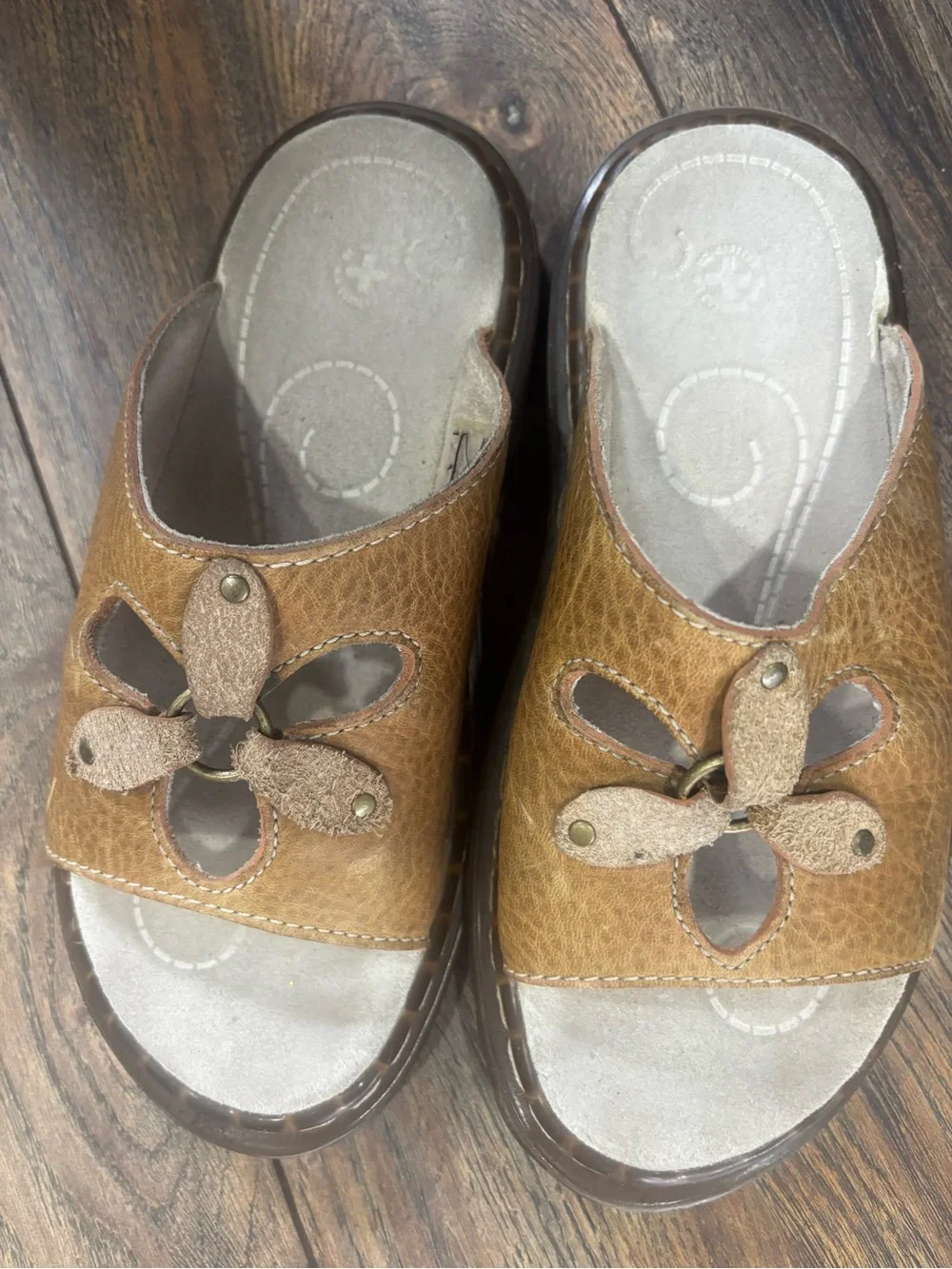 Vintage Dr. Martens Brown Leather Floral Cutout Slide Sandals - Picture 9 of 10